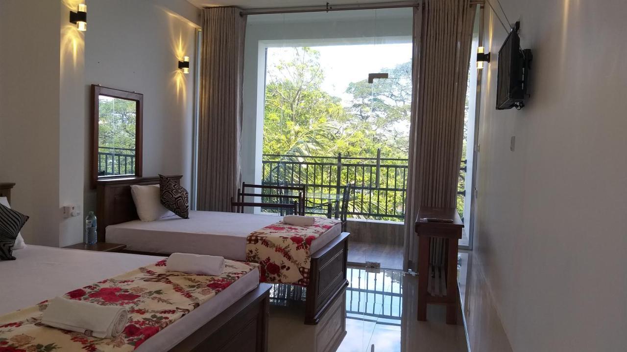 Mahaweli King'S Villa Kandy Rum bild